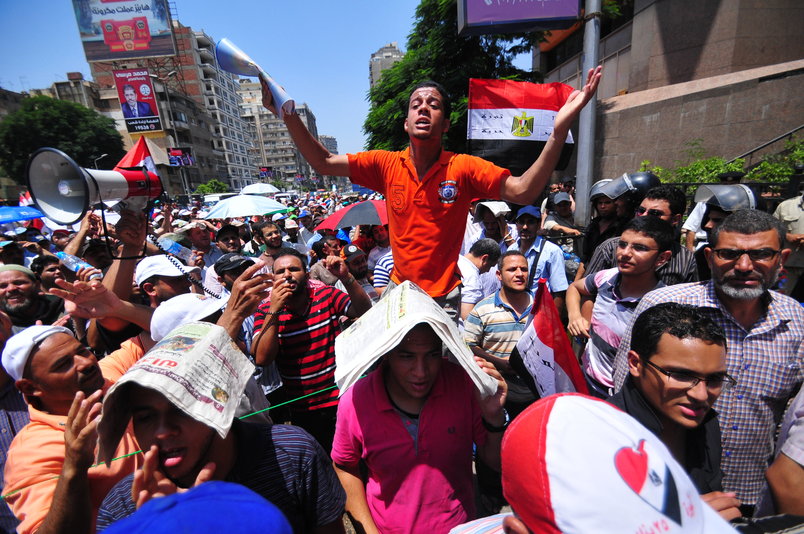 Protesters rally outside of the State Council’s Administrative Judiciary Court that will determine the fate of the current Constituent Assembly (photo: Daily News Egypt/ Hassan Ibrahim)