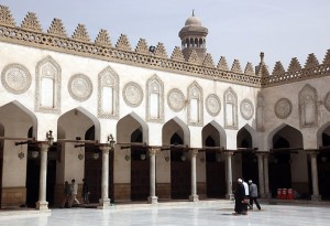 Al-Azhar University students march in support of President Morsy. (AFP Photo)