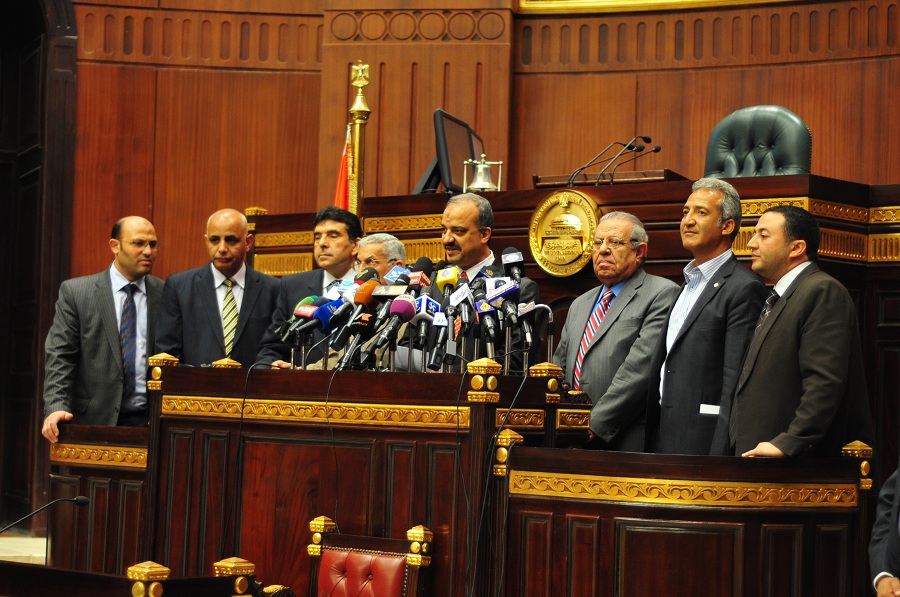 Mohamed Al-Beltagy announces the draft constitution produced by the Constituent Assembly Hassan Ibrahim / DNE