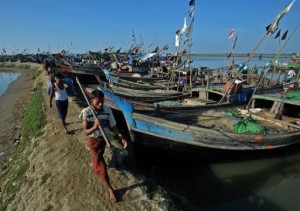 Tens of thousands have fled their homes in a wave of communal unrest sweeping Myanmar's Rakhine state. (AFP PHOTO / SOE THAN WIN)