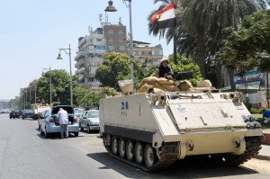 Armed Forces secure High Court building in Downtown Cairo (Photo by Ahmed AlMalky/DNE)