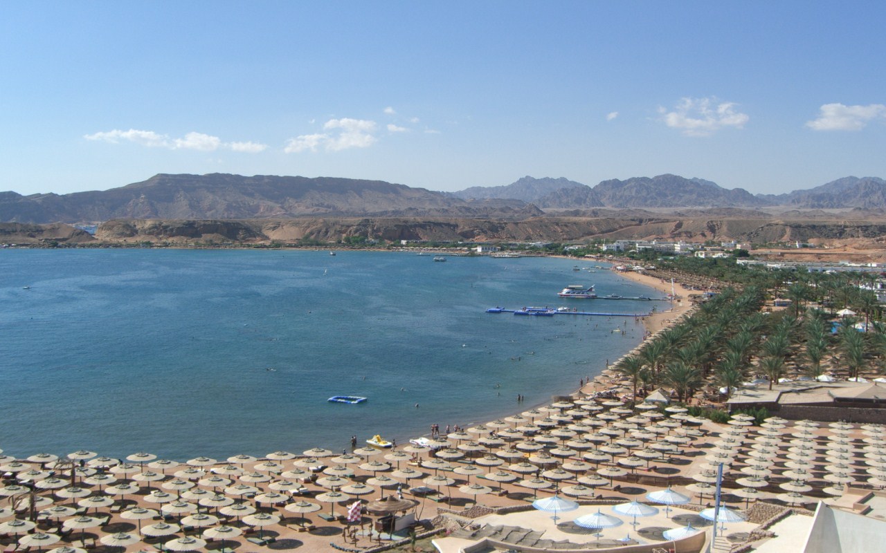 Tourism companies demand widening Sharm El-Sheikh-Cairo road. (AFP File Photo)