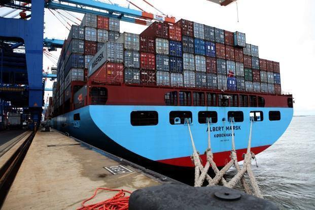 Total exports amounted to $4.6bn in Q3 of FY 2014/2015, down from the $6.4bn registered in the same period the year before (AFP photo)