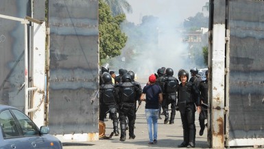 Azhar University Student clash with the riot police on October 12, 2014. (Photo by Ahmed Al- Malky)