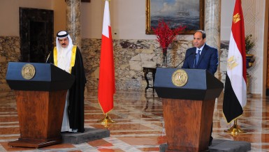 Egypt supports Bahrain and other Gulf countries against any regional threats Egyptian President Abdel Fattah Al-Sisi said Tuesday in a meeting with the Bahraini King Hamad Bin Eissa Al-Khalifa.