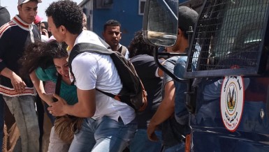 The families of detained protesters were assaulted while waiting outside a Cairo court for a verdict on Tuesday. Twenty-five Red Sea islands protesters were scheduled for an appeal session against an order issued on Monday to renew their detention for 15 days.