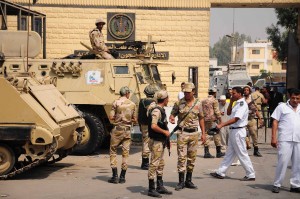Armed Forces securing Tora Prison (Photo by Ahmed AlMalky)