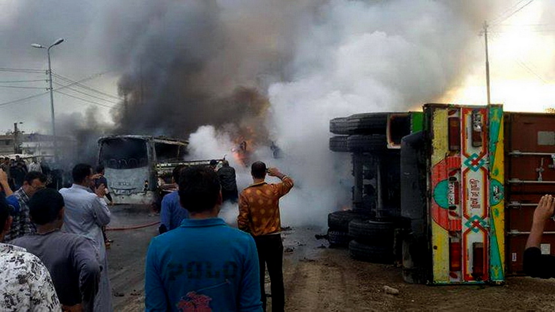 A crash involving a school bus, a lorry and a car on the 169 km of the Egypt–Alexandria road in Beheira governorate has left up to 18 dead and 18 injured. (Photo by Mohamed Omar\DNE)
