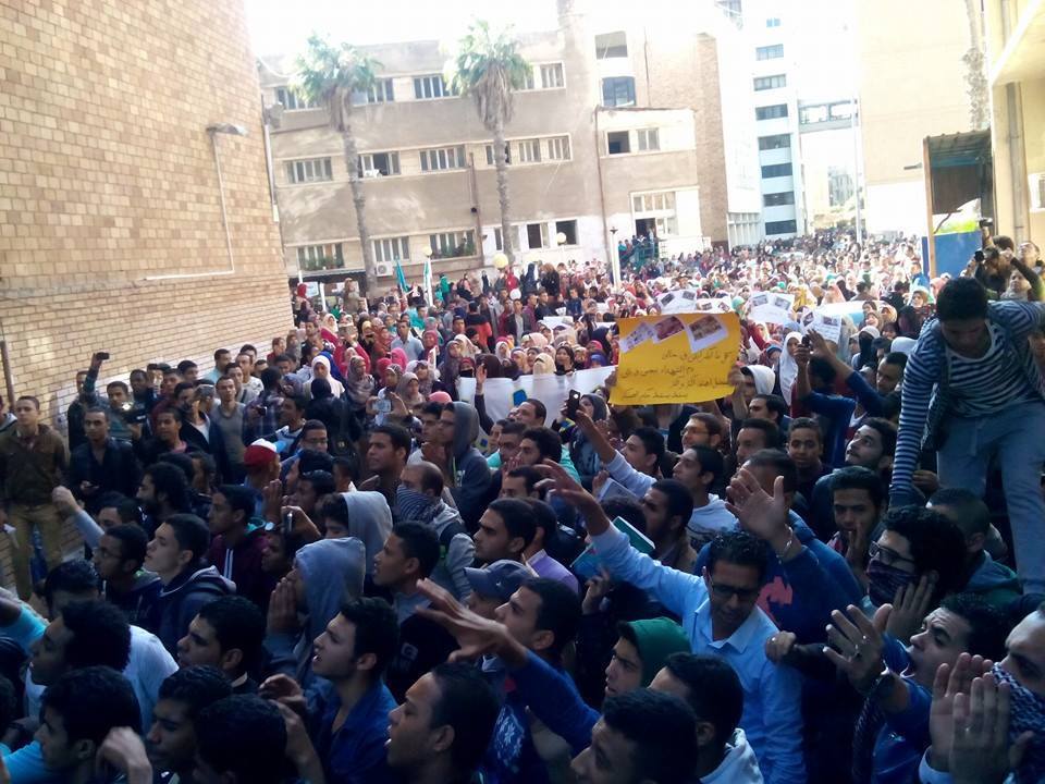 Students protest at Alexandria University against Saturday’s controversial decision by the Cairo Criminal Court to dismiss murder charges against former president Hosni Mubarak. (Photo from Student Against coup)