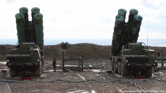 US sets Turkey deadline to give up Russian missile deal