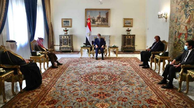 President Abdel Fattah Al-Sisi met, on Monday, with Saudi Arabia's Foreign Minister Faisal bin Farhan Al-Saud in Cairo to discuss crisis in Libya, during the latter’s one-day visit to Egypt.Daily News Egypt