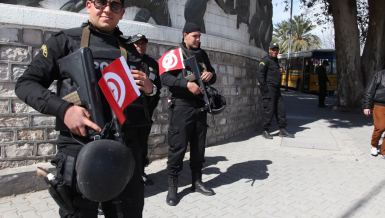 Security forces in Tunisia guarding a building Daily News Egypt