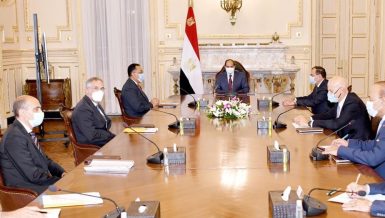 President Abdel Fattah Al-Sisi met with Claudio Descalzi, CEO of the Italian oil and gas company Eni, on Sunday, to discuss means of increasing cooperation between Egypt and the company. Daily News Egypt