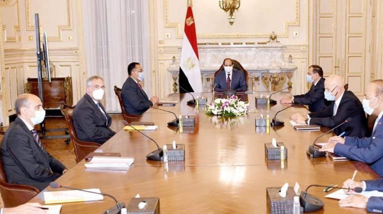 President Abdel Fattah Al-Sisi met with Claudio Descalzi, CEO of the Italian oil and gas company Eni, on Sunday, to discuss means of increasing cooperation between Egypt and the company. Daily News Egypt