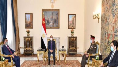 Egypt’s President Abdel Fattah Al-Sisi met, on Thursday, with Iraqi Defence Minister Juma'a Inad Saadoun during the latter’s visit to Cairo, where both sides discussed enhancing military cooperation between the two Arab countries, according to a statement by the Egyptian presidency.