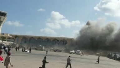 Explosions reported in Yemen as new government arrives at Aden airport