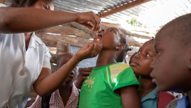 Health authorities in northern Zambia on Saturday launched a massive oral cholera vaccination campaign aimed at containing the frequent outbreak of diarrhea disease in some districts.