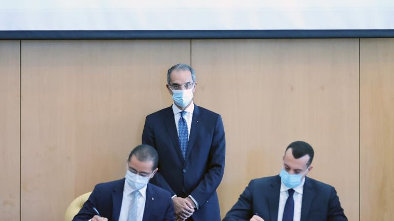 Egypt’s mobile regulator, operators sign new frequency agreements