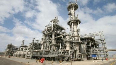 Italy’s Eni has signed a series of agreements with Egypt, paving the way for the Damietta LNG plant to restart operation by the first quarter (Q1) of 2021, the company announced on Tuesday.