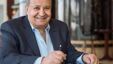 Veteran Egyptian screenwriter Wahid Hamed passed away on Saturday, at the age of 76, after a long battle with illness.