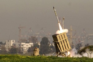 An Israeli missile is launched from the Iron Dome missile system in the city of Ashdod in response to a rocket launch from the nearby Palestinian Gaza Strip on 11 March 2012 (JACK GUEZ / AFP)