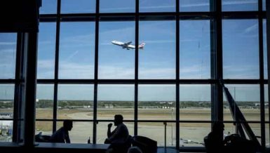 Saudi Arabia announced on Sunday the lifting of the ban on all international flights as well as land and sea entry