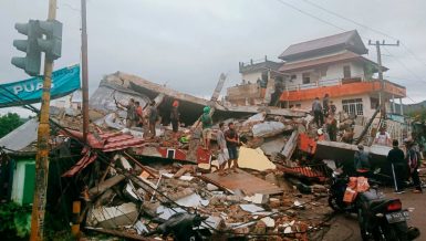 Indonesia earthquake: strong quake in Sulawesi kills at least 34,