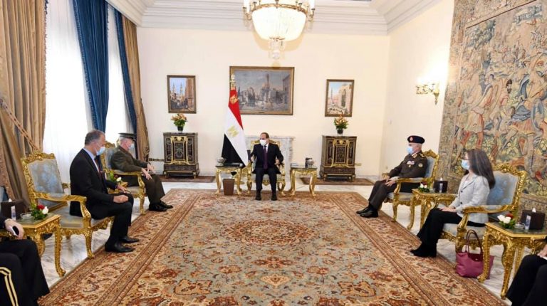 Al-Sisi, US Centcom Chief discuss bilateral cooperation, counterterrorism efforts