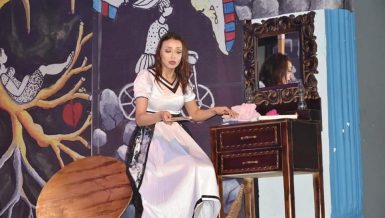 Al-Ghad Theater presents 'Paradise Here' addressing plight of women in society