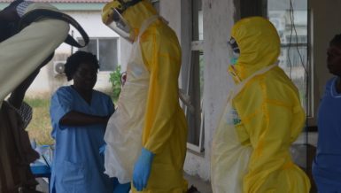 South Sudanese medical workers demonstrate preventive measures against coronavirus at the National Public Health Center in Juba, capital of South Sudan, April 3 2020. (Xinhua/Denis Elamu)