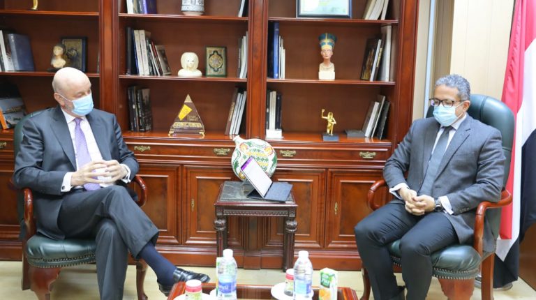 Egypt, Spain, Philippines discuss stronger cooperation in tourism, antiquities