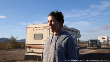Chinese filmmaker makes history at Oscars, winning best director, best picture awards for ‘Nomadland’
