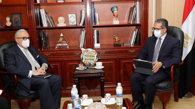 Egypt, Italy discuss strengthening cooperation in tourism, archaeology
