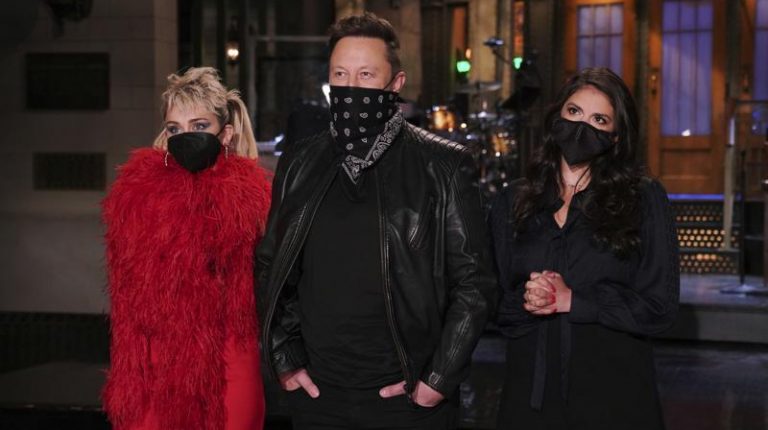Billionaire Elon Musk makes surprise Saturday Night Live announcement
