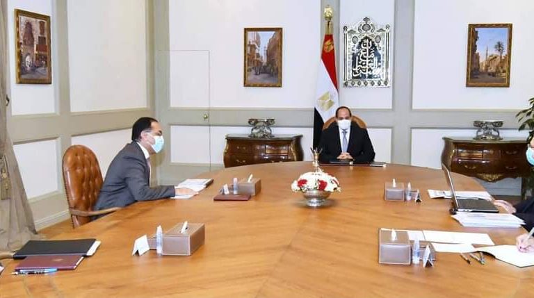Al-Sisi directs completing electricity projects in Sinai on time