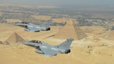 Egypt has signed a contract with France to buy 30 Rafale fighter jets, the Egyptian Ministry of Defence announced early Tuesday.