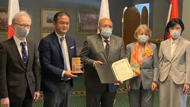 JICA presents Chief Representative Award to E-JUST President