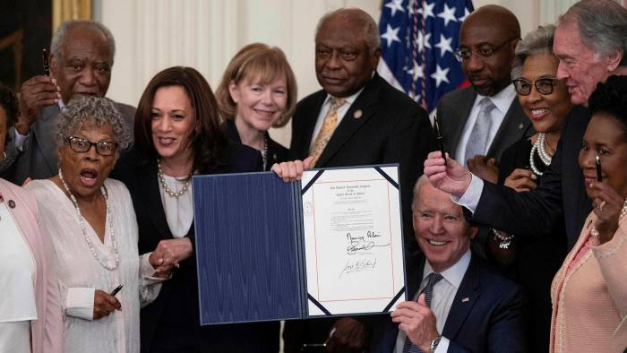 US presidents between emancipation of slaves and political exploitation